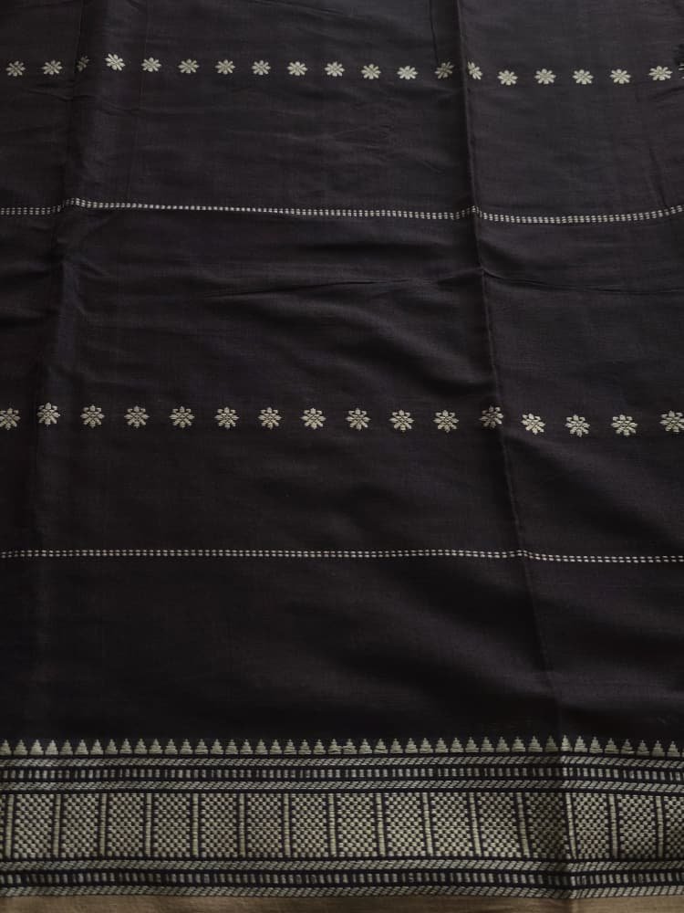 Narayanpet Saree in Brown with Beige Border | Floral Motifs - Image 2